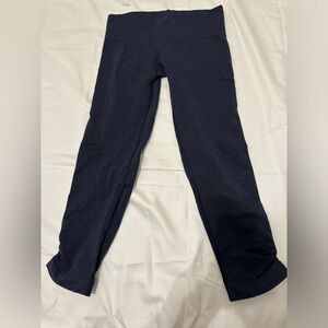 Lululemon crops size 6 vguc